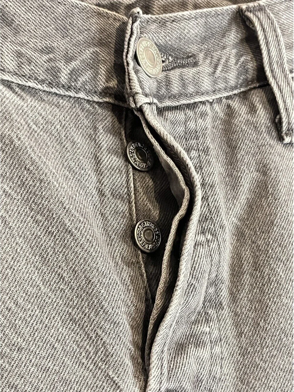 Levi’s Fresh 501 Jeans Gray Wash Denim 25x30 Mushroom Tag